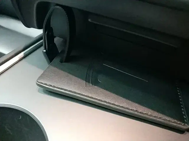 Tesla Model 3 — Фото автомобиля 8