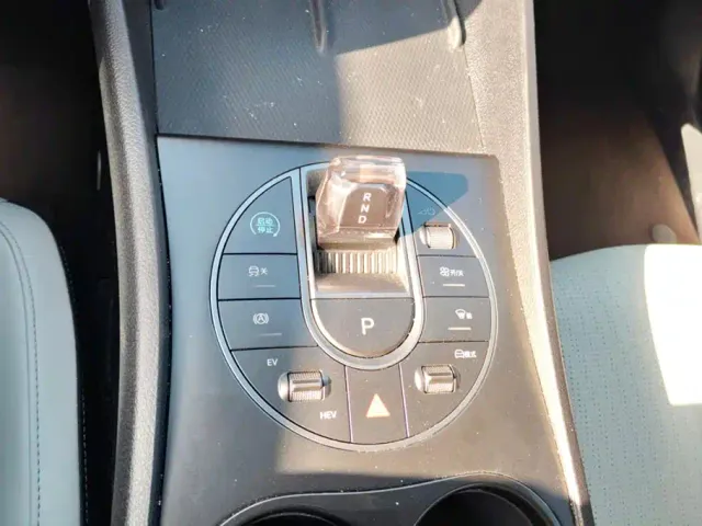 BYD Seal 05 DM-i — Фото автомобиля 16