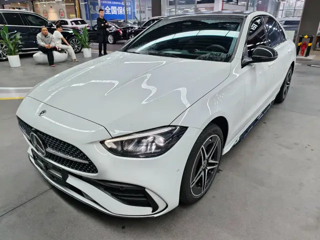Фотография автомобиля — Mercedes-Benz C-Class