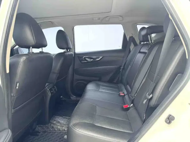 Nissan X-Trail — Фото автомобиля 7