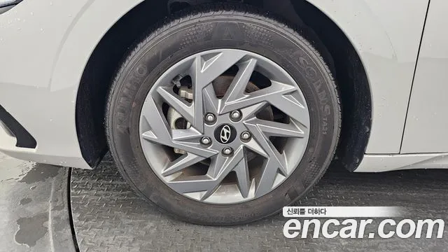 Hyundai Avante CN7 — Фото автомобиля 5