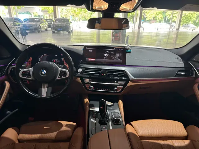 BMW 5 Series — Фото автомобиля 6