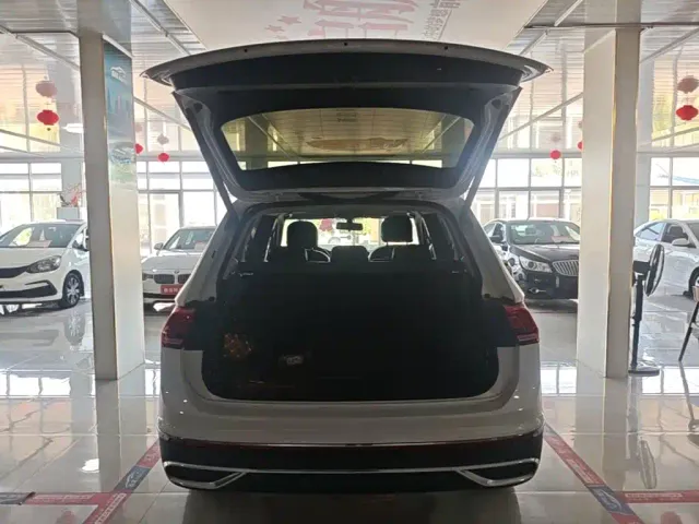 Volkswagen Tiguan L — Фото автомобиля 18