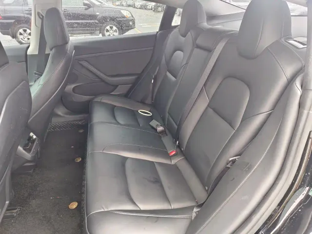 Tesla Model 3 — Фото автомобиля 9
