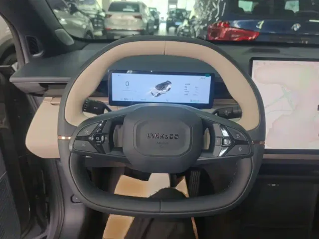 Lynk & Co Z20 — Фото автомобиля 10