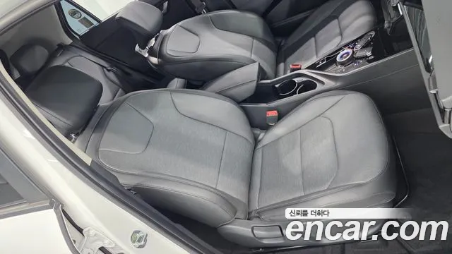 Kia Niro — Фото автомобиля 18