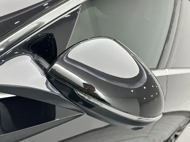 Mercedes-Benz E-Class — Фото автомобиля 23