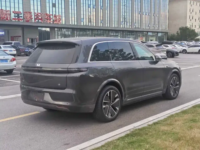 Li Auto L8 — Фото автомобиля 8
