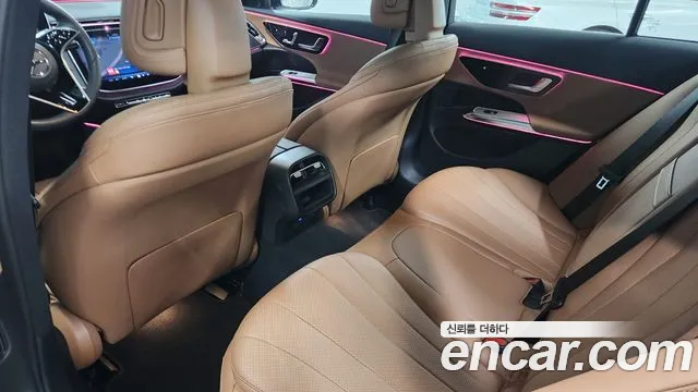 Mercedes-Benz E-Class — Фото автомобиля 10