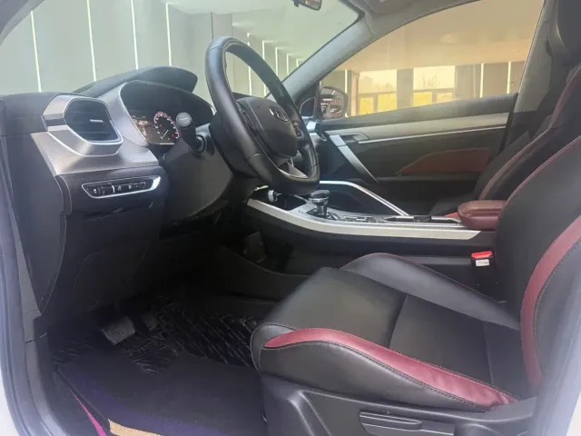 Geely Binyue — Фото автомобиля 4