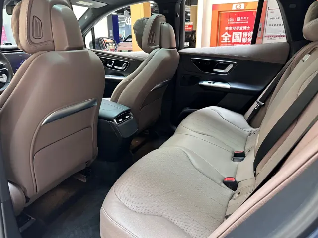 Mercedes-Benz EQE SUV — Фото автомобиля 18
