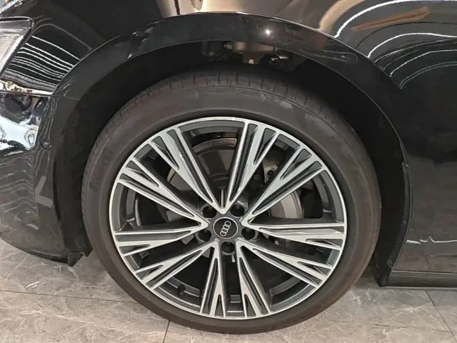 Audi A6L — Фото автомобиля 22