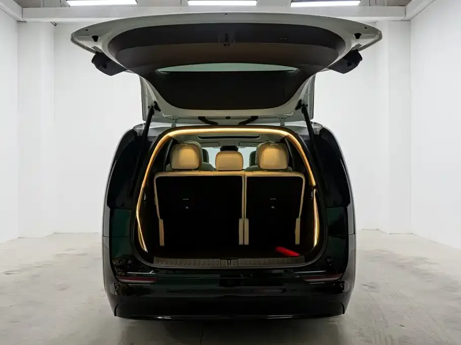 Li Auto Li Auto MEGA 2024 Ultra — Фото автомобиля 9