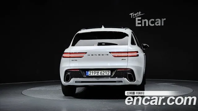 Genesis GV70 2.5T Бензин AWD — Фото автомобиля 4
