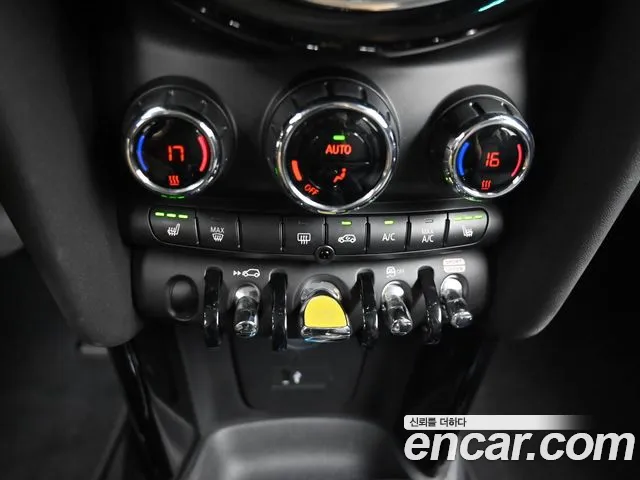 MINI Cooper Electric — Фото автомобиля 17