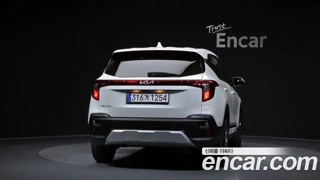 Kia Seltos — Фото автомобиля 4