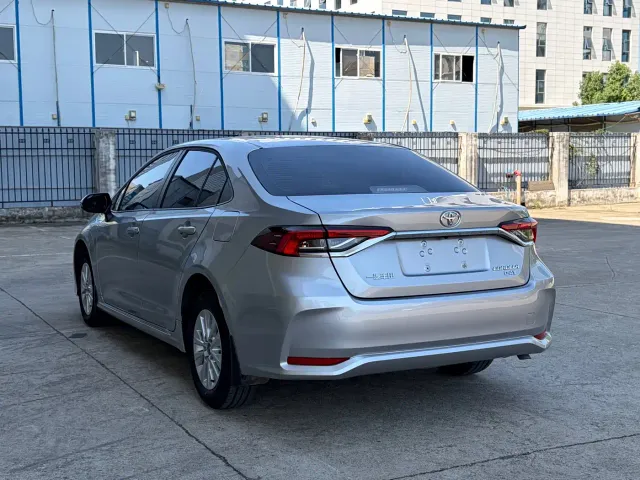 Toyota Corolla — Фото автомобиля 6