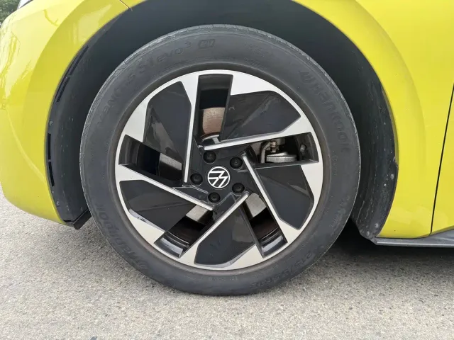 Volkswagen ID.3 — Фото автомобиля 6