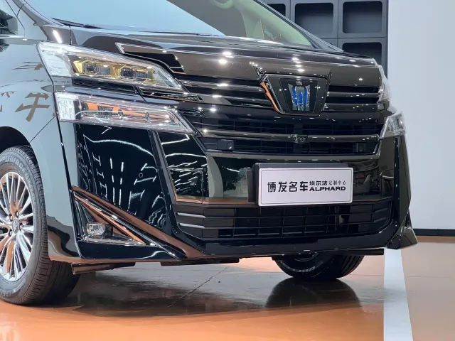 Toyota Vellfire — Фото автомобиля 4
