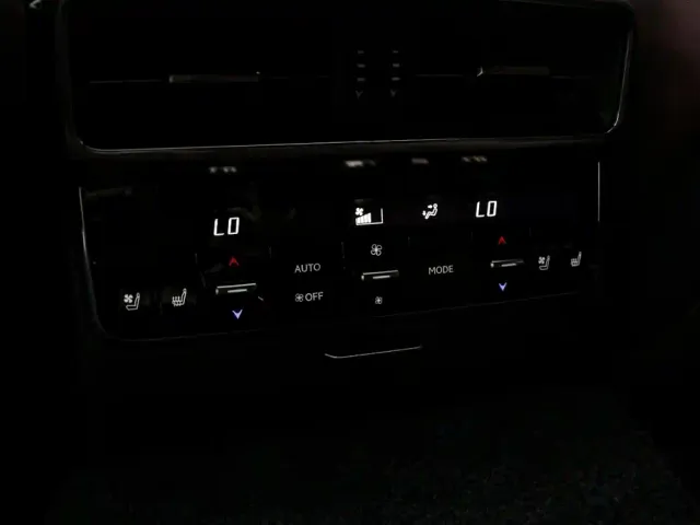 Lexus LX — Фото автомобиля 19