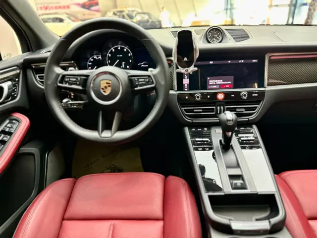 Porsche Macan — Фото автомобиля 4