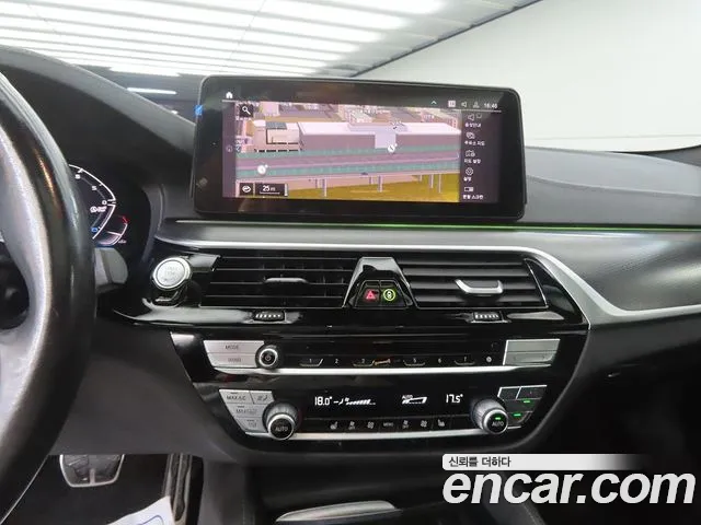BMW 5 Series G30 — Фото автомобиля 11