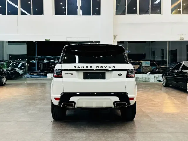 Land Rover Range Rover Sport — Фото автомобиля 5