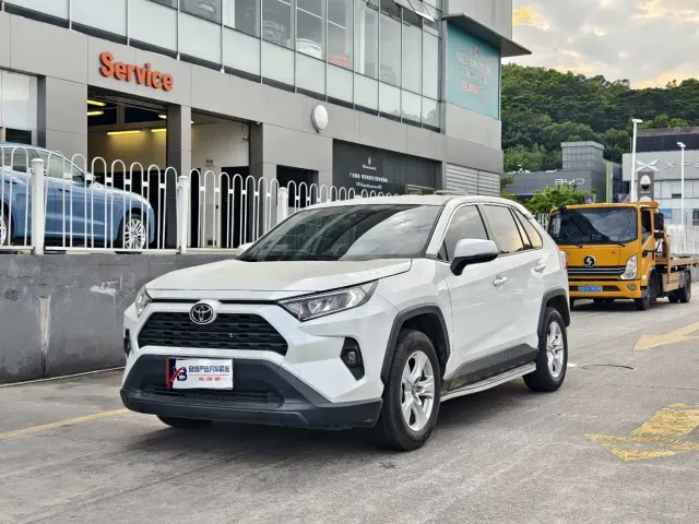 Фотография автомобиля — Toyota RAV4