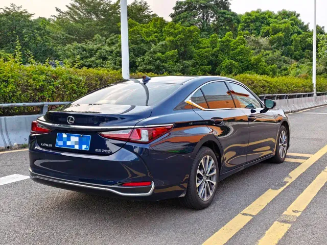 Lexus Lexus ES 2024 200 Premium Edition — Фото автомобиля 4