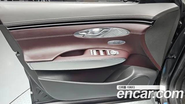 Genesis GV70 — Фото автомобиля 13