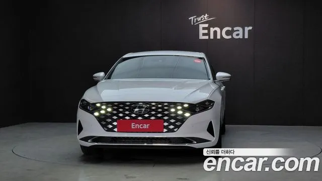 Hyundai Grandeur Grandeur (New) — Фото автомобиля 3