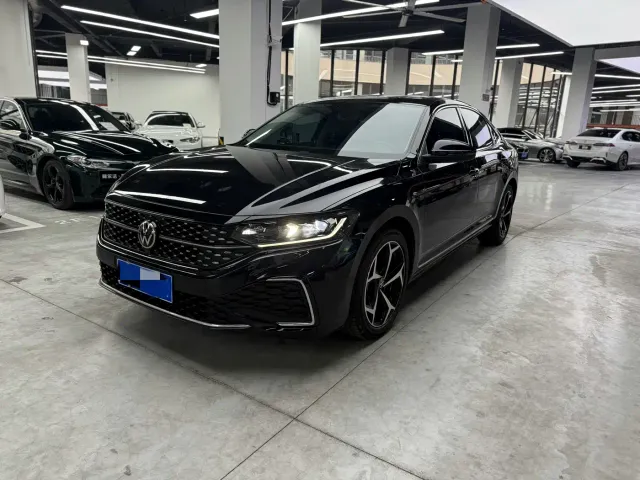 Фотография автомобиля — Volkswagen Passat