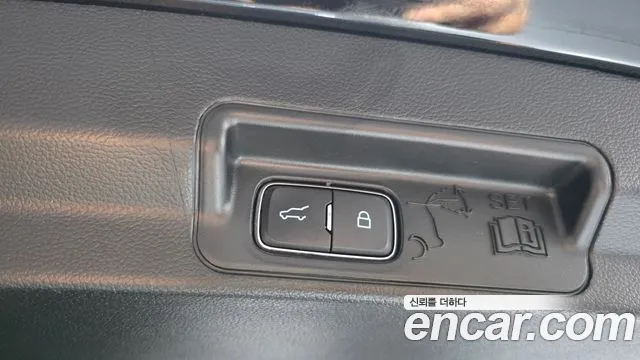 Ford Explorer — Фото автомобиля 20