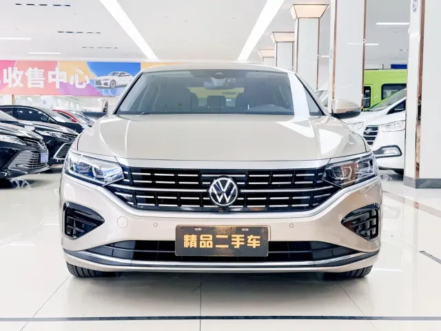 Volkswagen Passat — Фото автомобиля 2