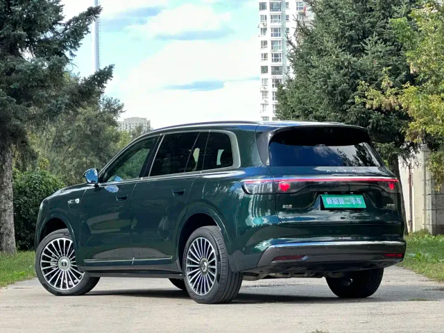 Aito M8 — Фото автомобиля 8