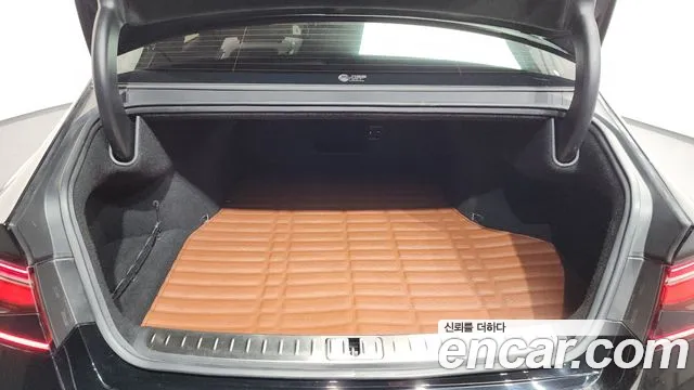 Genesis G90 Бензин 3.5 турбо AWD — Фото автомобиля 15