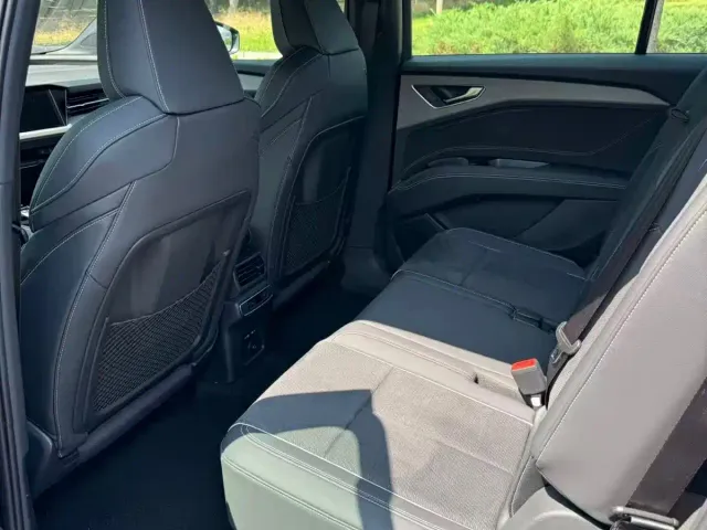 Audi Q5 e-tron — Фото автомобиля 12
