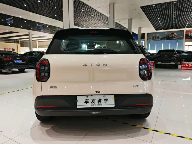 GAC Aion UT — Фото автомобиля 8