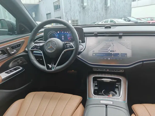 Mercedes-Benz E-Class — Фото автомобиля 9