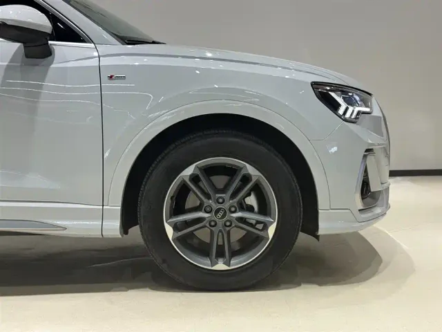 Audi Q3 — Фото автомобиля 8