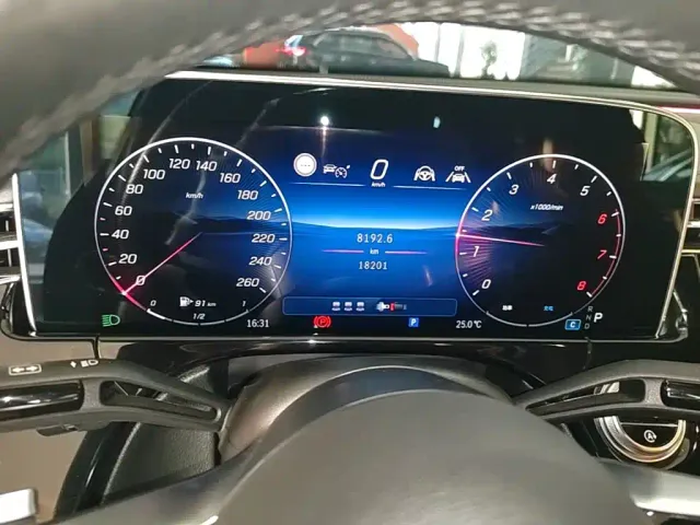 Mercedes-Benz E-Class — Фото автомобиля 15