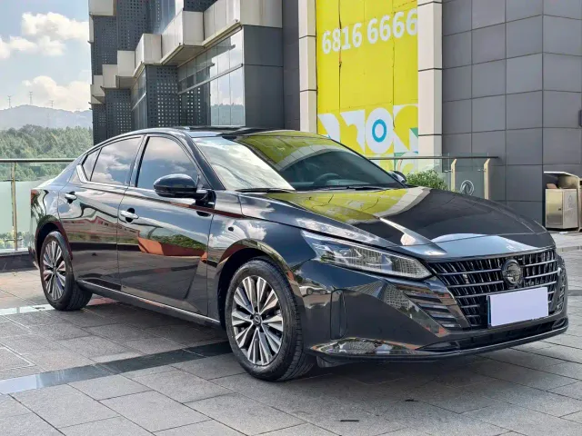 Nissan Teana — Фото автомобиля 3