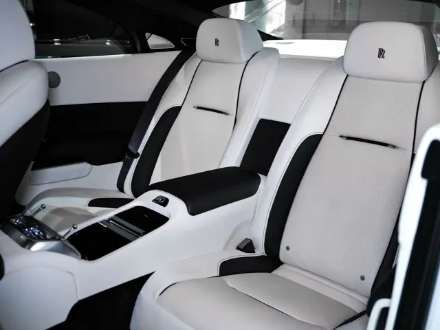 Rolls-Royce Wraith — Фото автомобиля 20