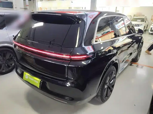 Li Auto L8 — Фото автомобиля 6