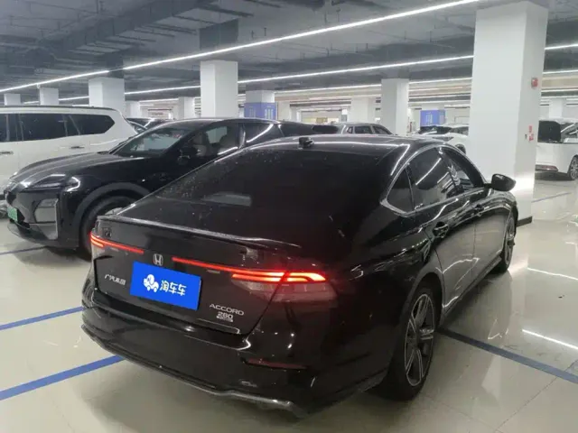 Honda Accord — Фото автомобиля 3