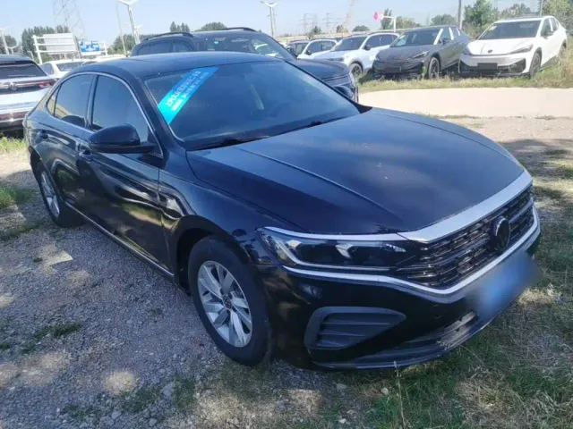 Volkswagen Passat — Фото автомобиля 3