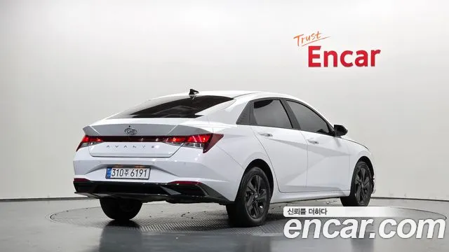 Hyundai Avante — Фото автомобиля 2