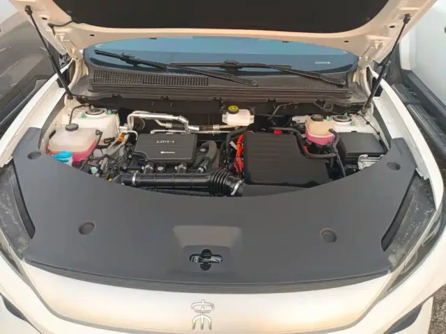BYD Song Pro — Фото автомобиля 10