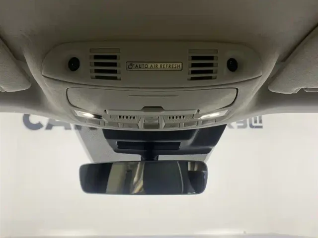 Lincoln Navigator — Фото автомобиля 29