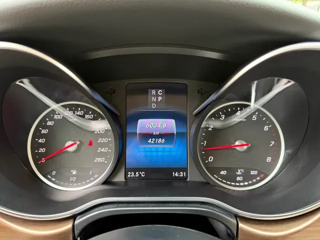 Mercedes-Benz V-Class — Фото автомобиля 13